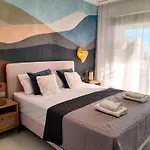 Sunset Cliffs Hotel *