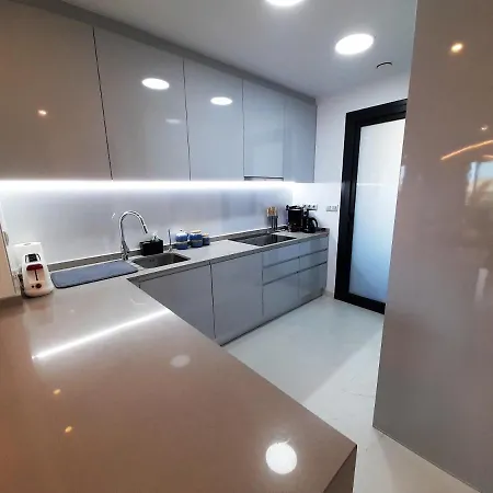 Sunset Cliffs Hotel *