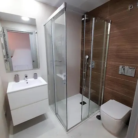 Sunset Cliffs Hotel *