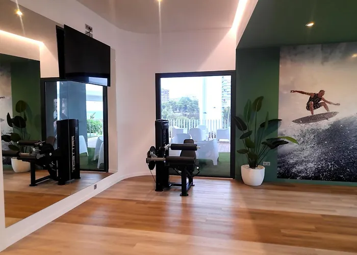 Sunset Cliffs Hotel *