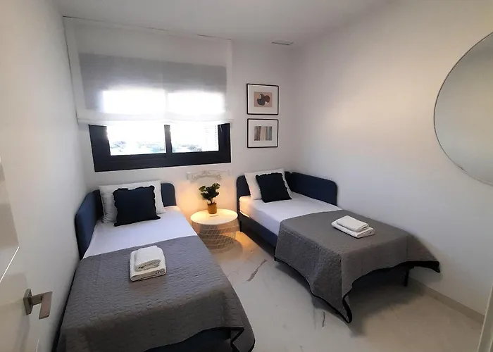 Sunset Cliffs Hotel *