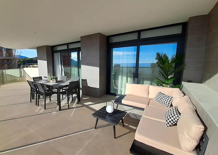 Sunset Cliffs Hotel *